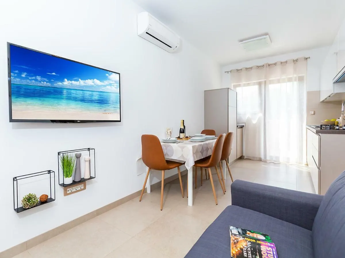 Apartments Gioia 포레치