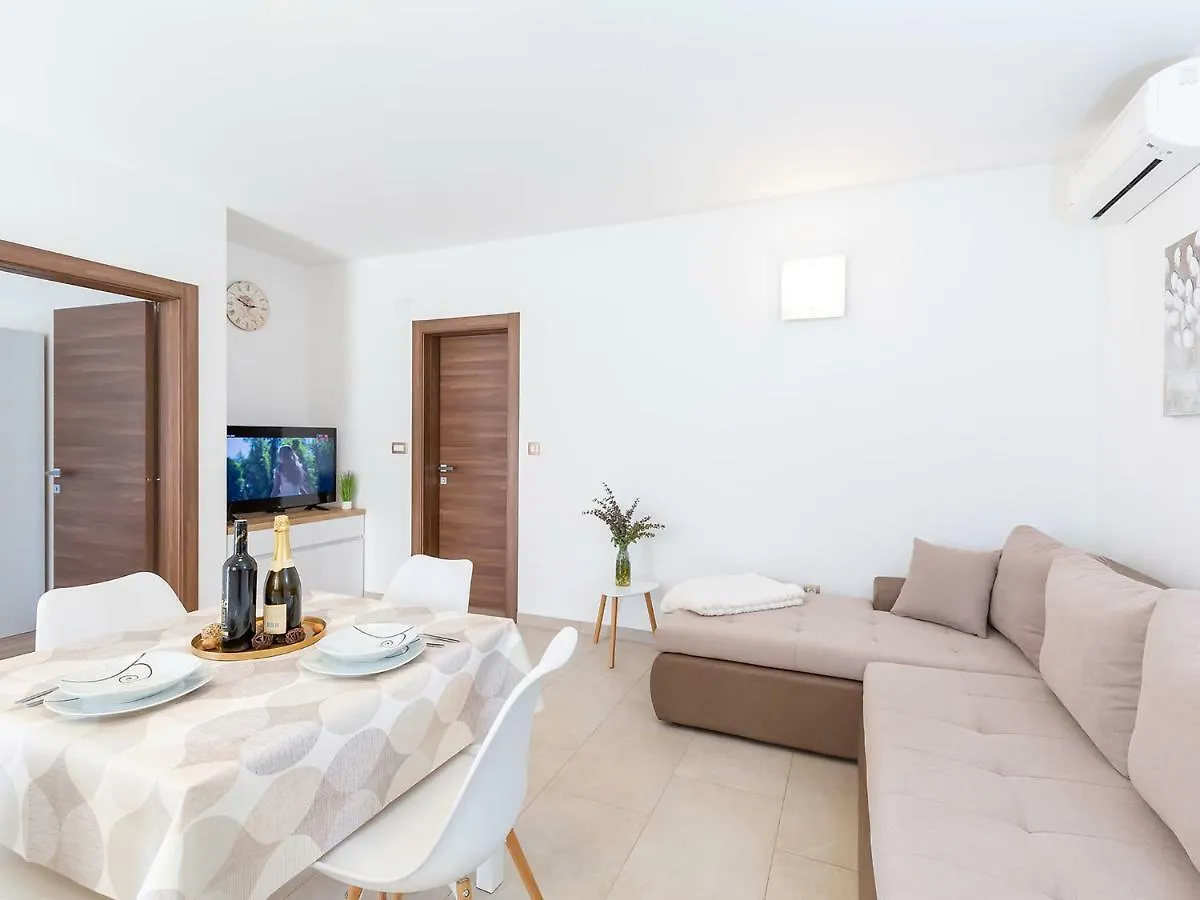 Apartments Gioia Porec Croatia